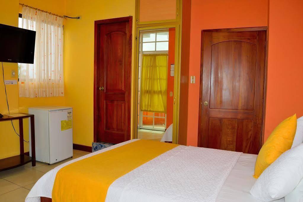 Hostal Carliza Puerto Ayora  Exteriér fotografie