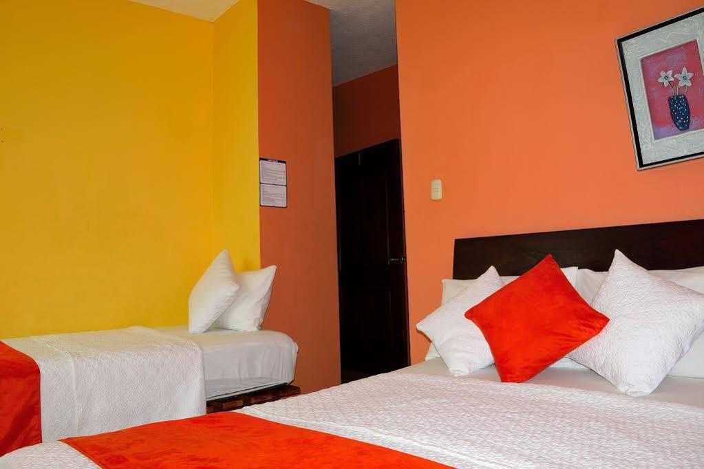 Hostal Carliza Puerto Ayora  Exteriér fotografie