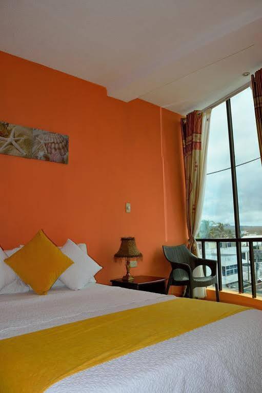 Hostal Carliza Puerto Ayora  Exteriér fotografie