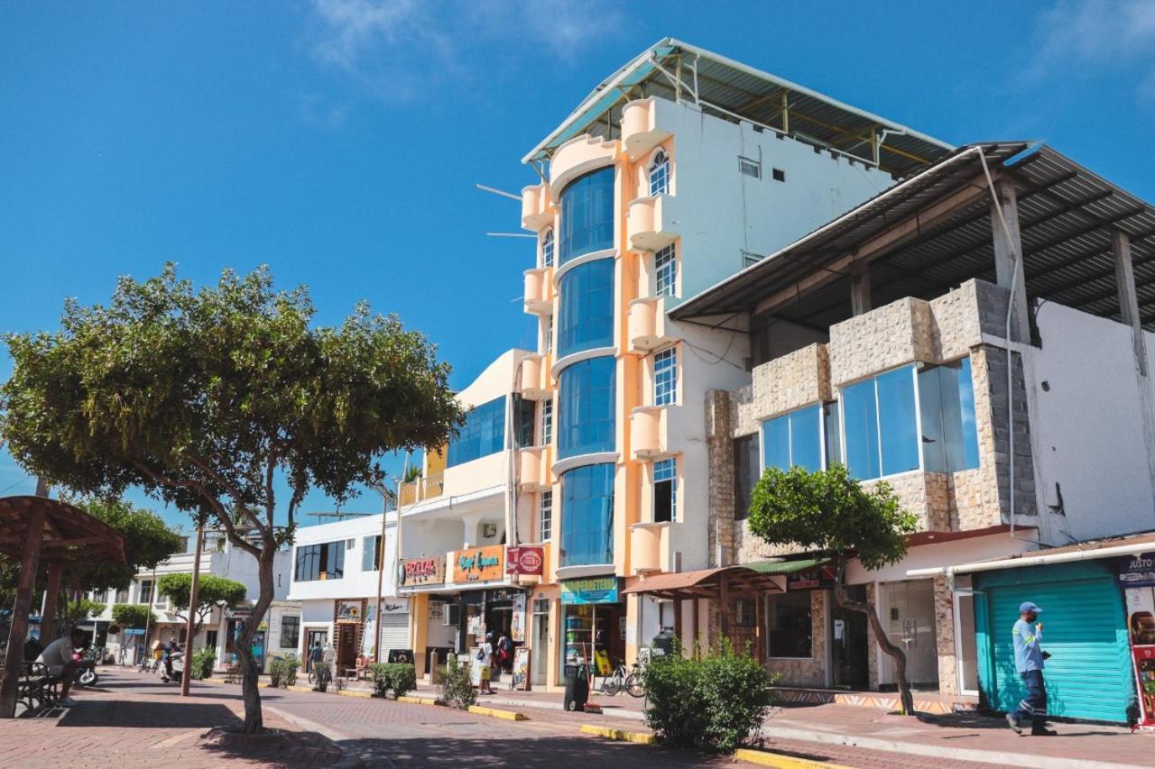 Hostal Carliza Puerto Ayora  Exteriér fotografie