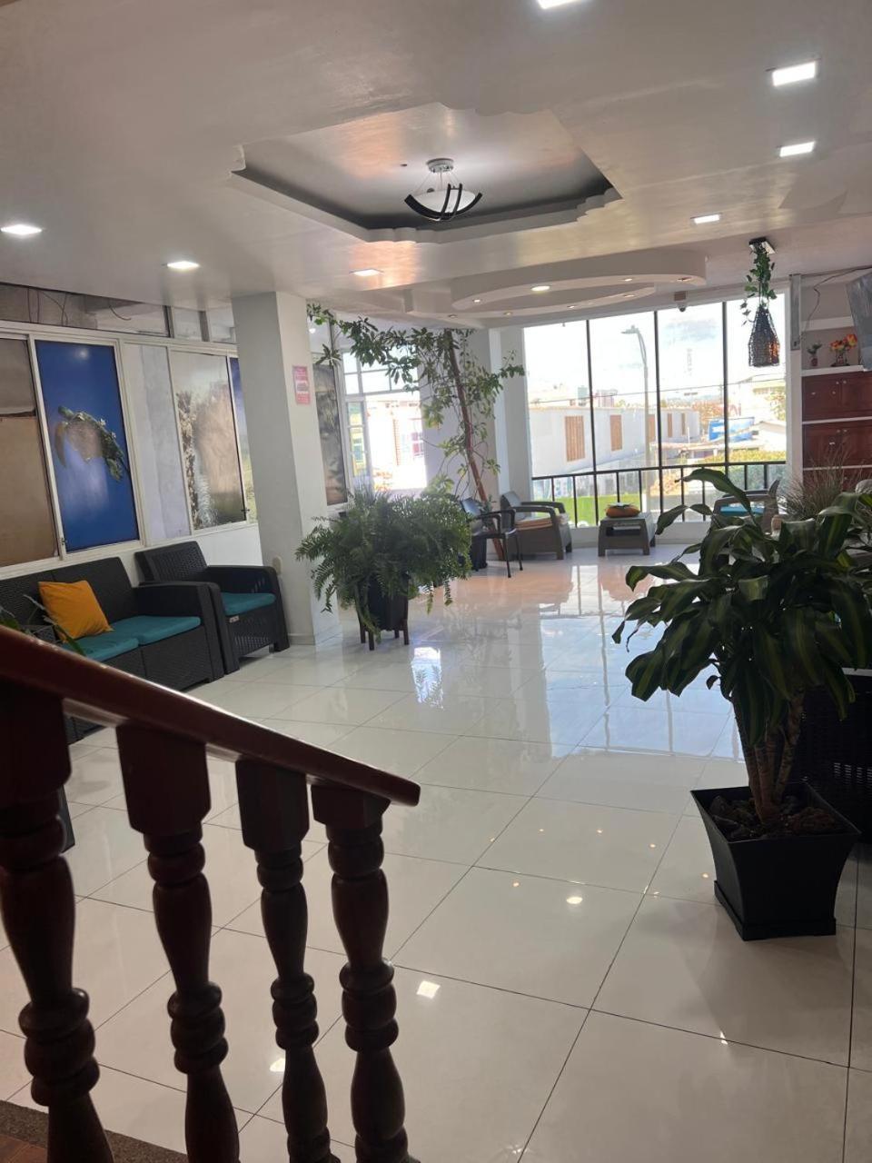 Hostal Carliza Puerto Ayora  Exteriér fotografie
