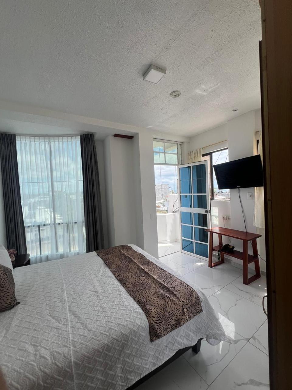Hostal Carliza Puerto Ayora  Exteriér fotografie